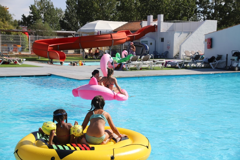 piscine chenes verts enfants