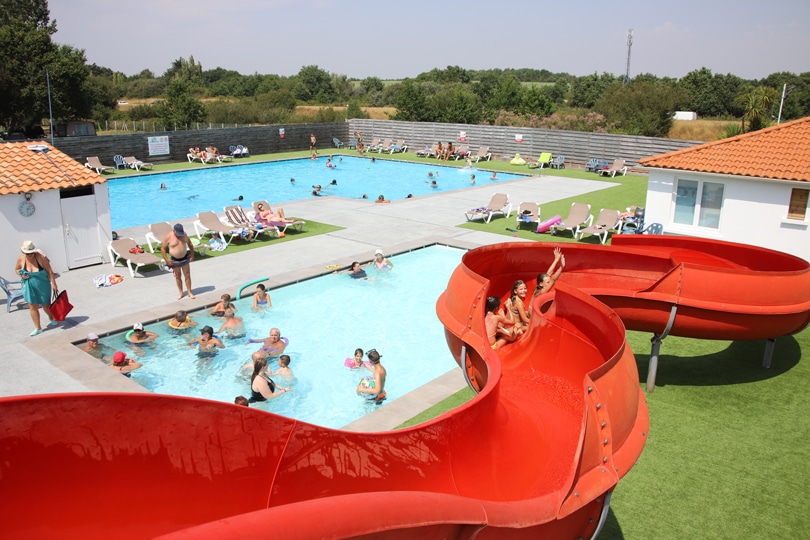 piscine chenes verts toboggan
