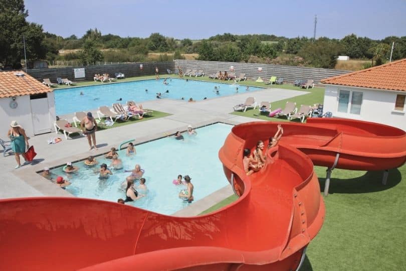 parc aquatique avec toboggan camping les chenes verts